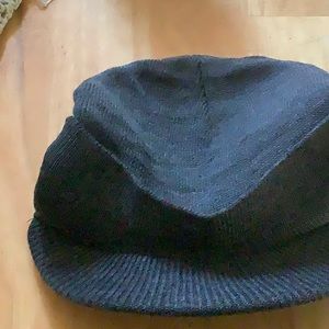 Brimmed winter hat